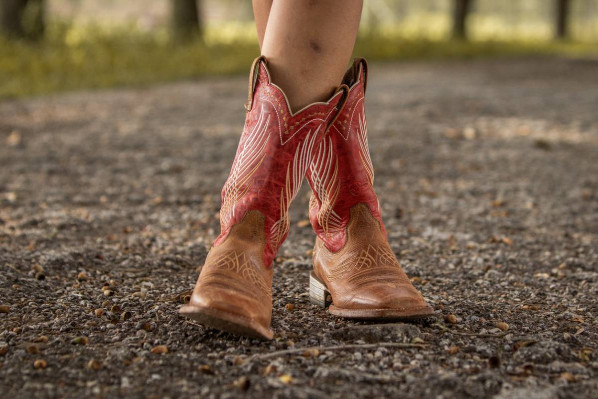 Les bottes western pour femme, l'élégance country revisitée